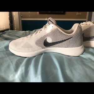 Women’s Nike Tennis Shoes